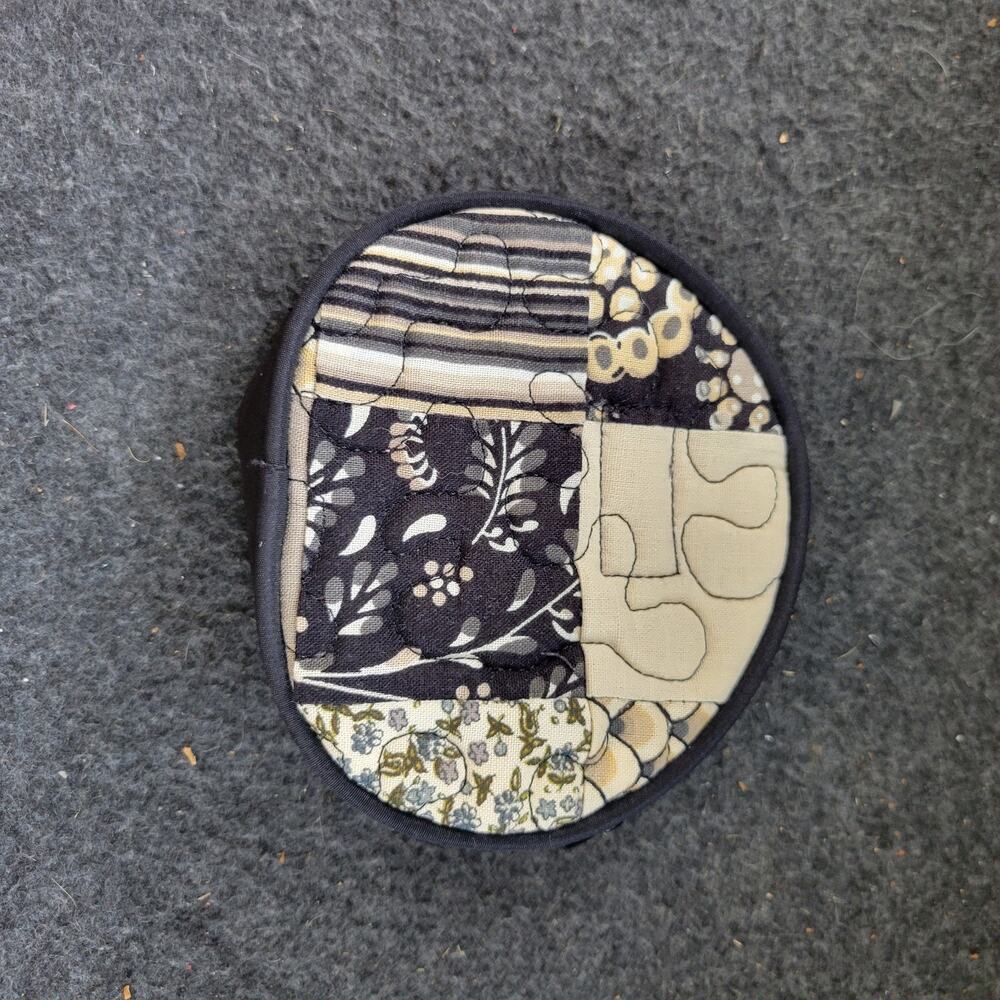 Donna‎ Sharp  Spice   Round Change Purse